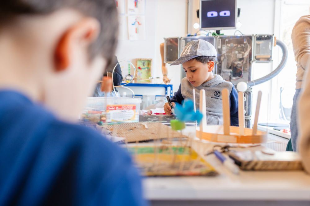 Kinderen aan de slag in het MuseumLAB