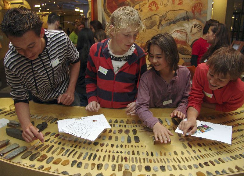 Opstelling met prehistorische werktuigen