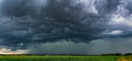 Supercel onweerswolken met hagel en hevige winden